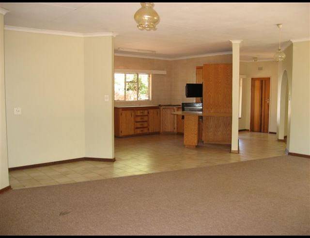 3 BEDROOM PROPERTY TO RENT IN CHROOM PARK